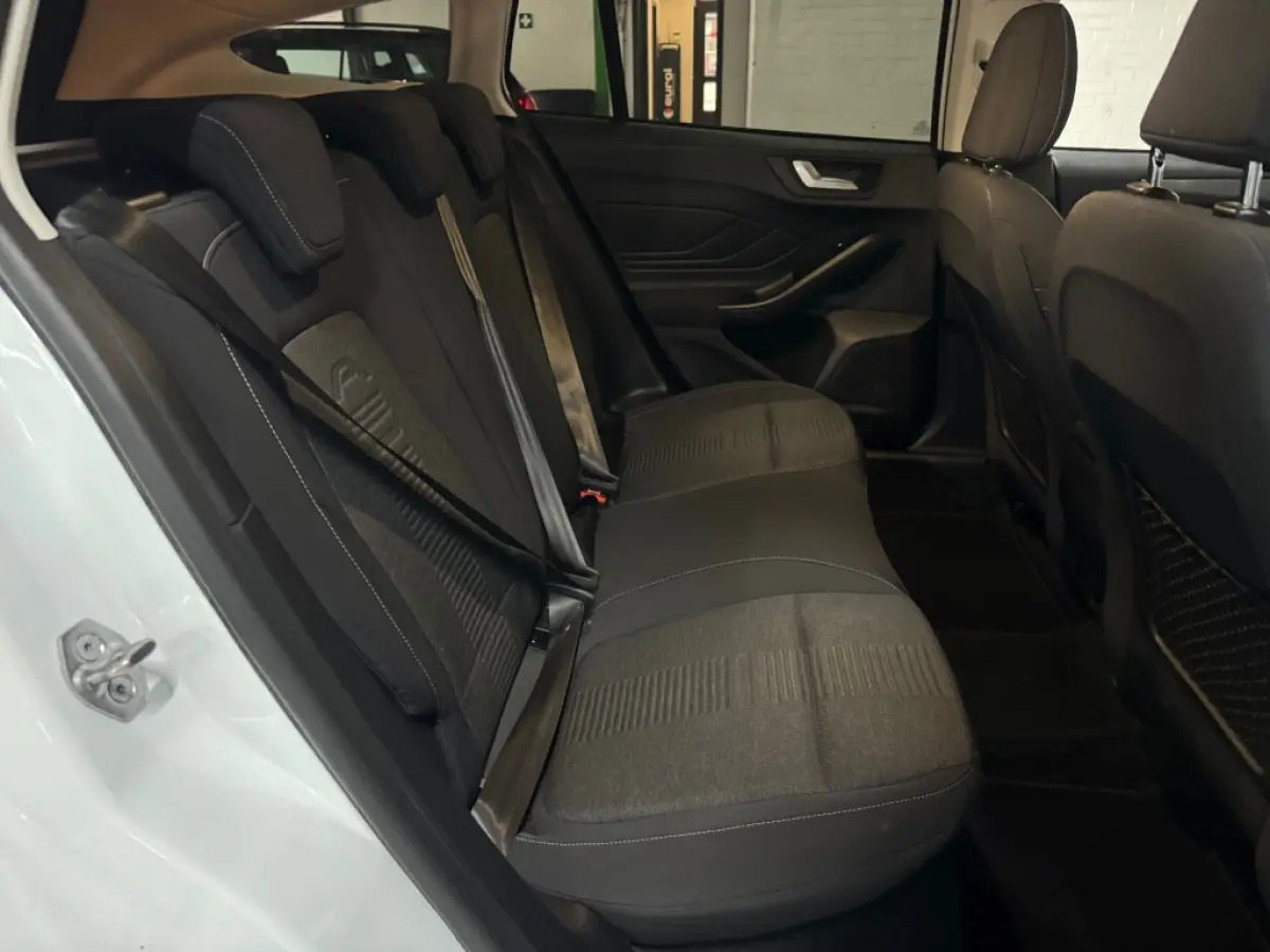 ACTIVE / AppleCarplay / Cruise / Stoelverwarming / Stuurverwarming / PDC / Boekjes en historie aanwezig.