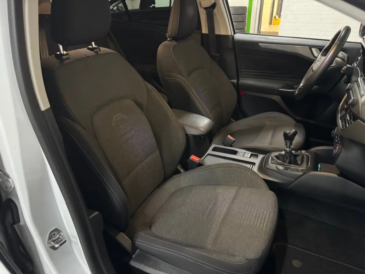 ACTIVE / AppleCarplay / Cruise / Stoelverwarming / Stuurverwarming / PDC / Boekjes en historie aanwezig.