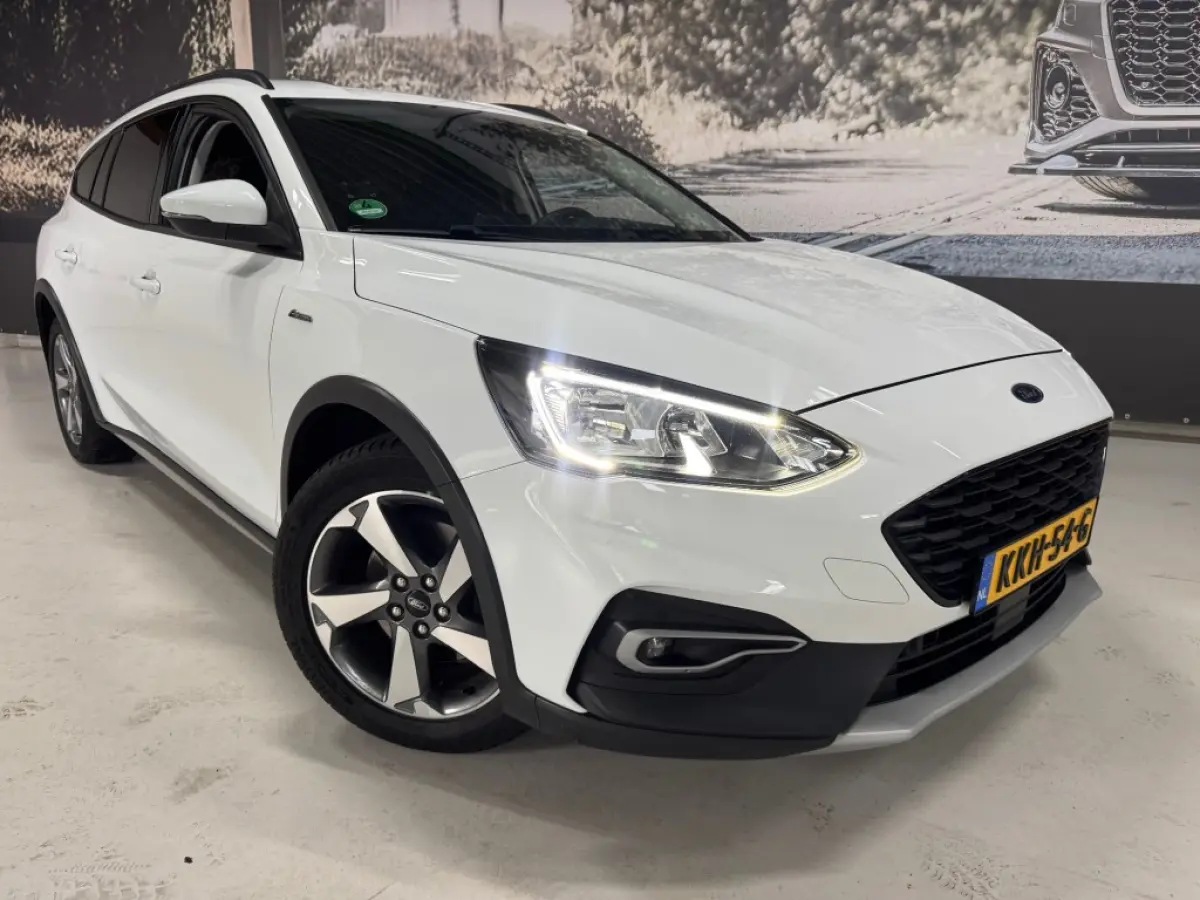 ACTIVE / AppleCarplay / Cruise / Stoelverwarming / Stuurverwarming / PDC / Boekjes en historie aanwezig.