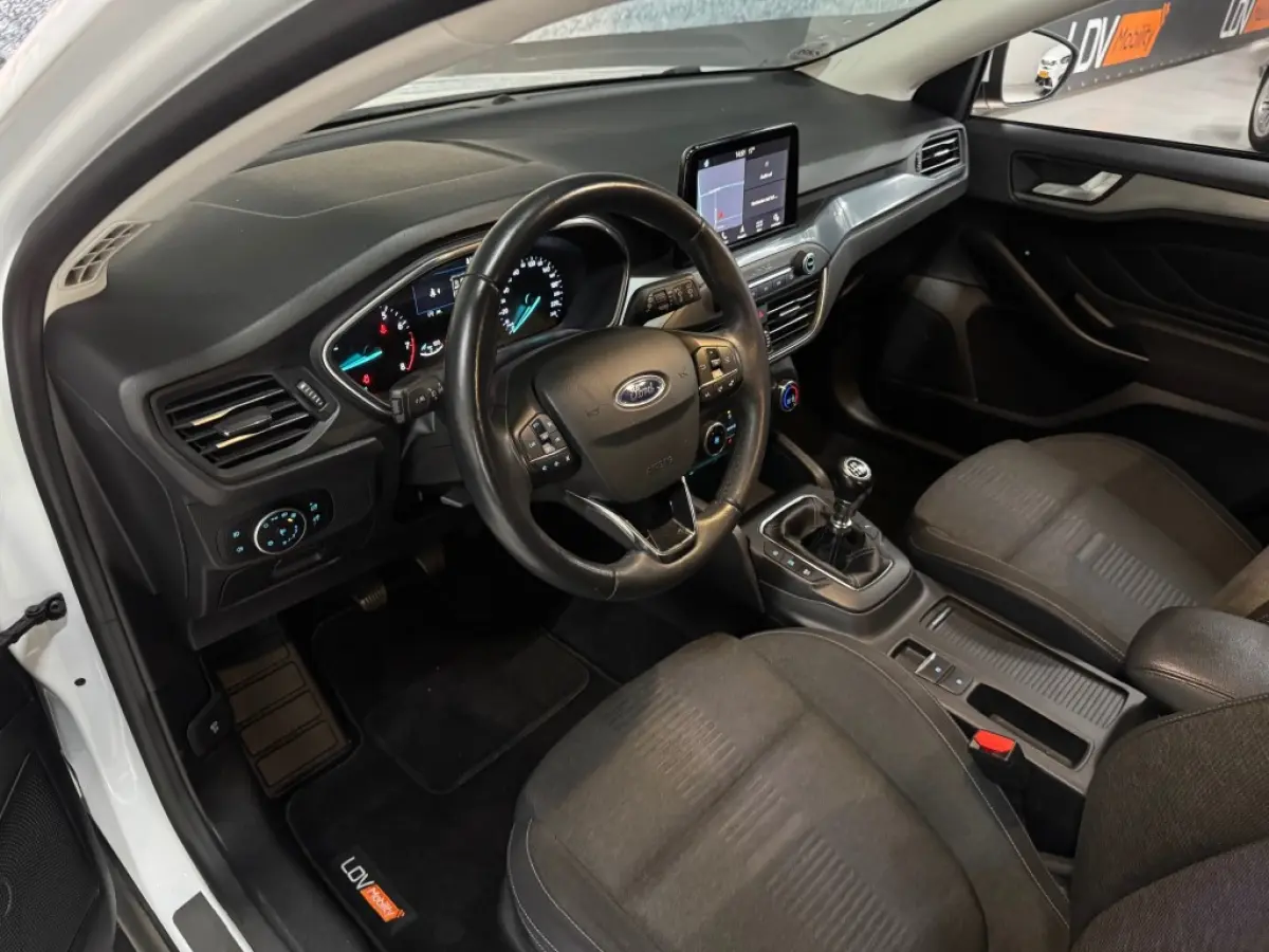 ACTIVE / AppleCarplay / Cruise / Stoelverwarming / Stuurverwarming / PDC / Boekjes en historie aanwezig.