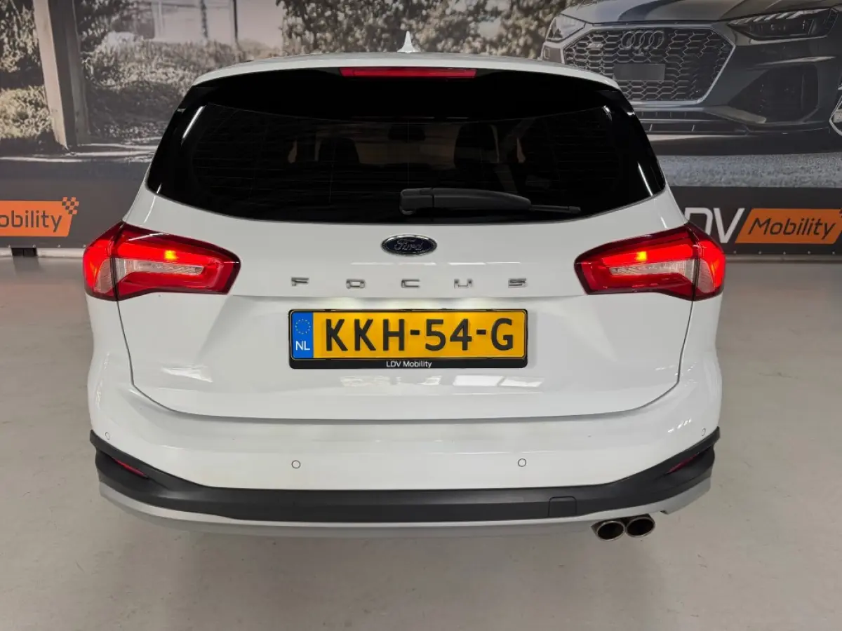 ACTIVE / AppleCarplay / Cruise / Stoelverwarming / Stuurverwarming / PDC / Boekjes en historie aanwezig.