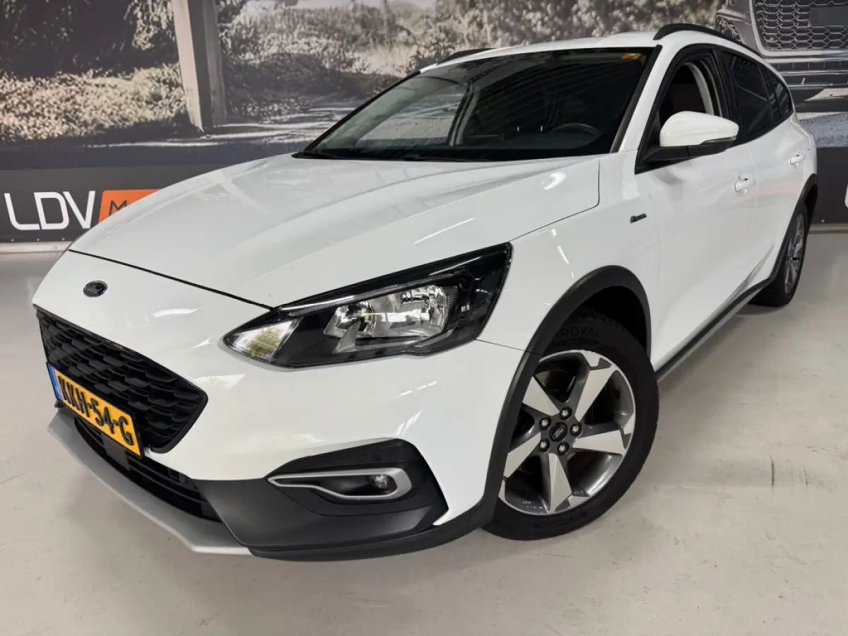 ACTIVE / AppleCarplay / Cruise / Stoelverwarming / Stuurverwarming / PDC / Boekjes en historie aanwezig.