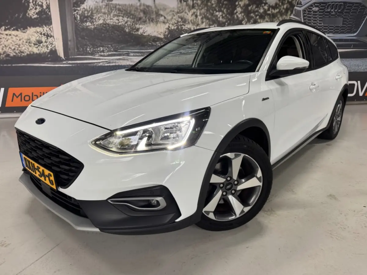 ACTIVE / AppleCarplay / Cruise / Stoelverwarming / Stuurverwarming / PDC / Boekjes en historie aanwezig.