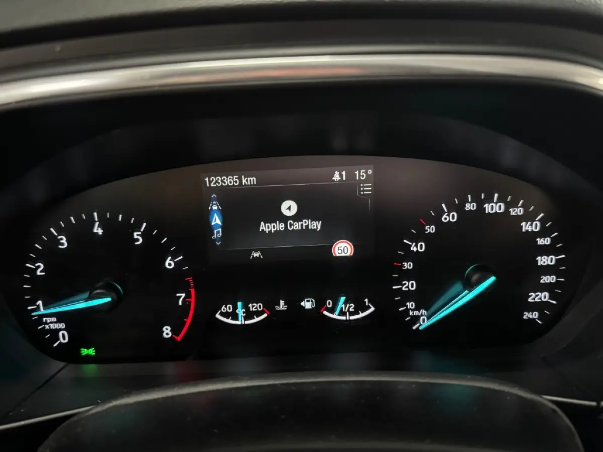 ACTIVE / AppleCarplay / Cruise / Stoelverwarming / Stuurverwarming / PDC / Boekjes en historie aanwezig.