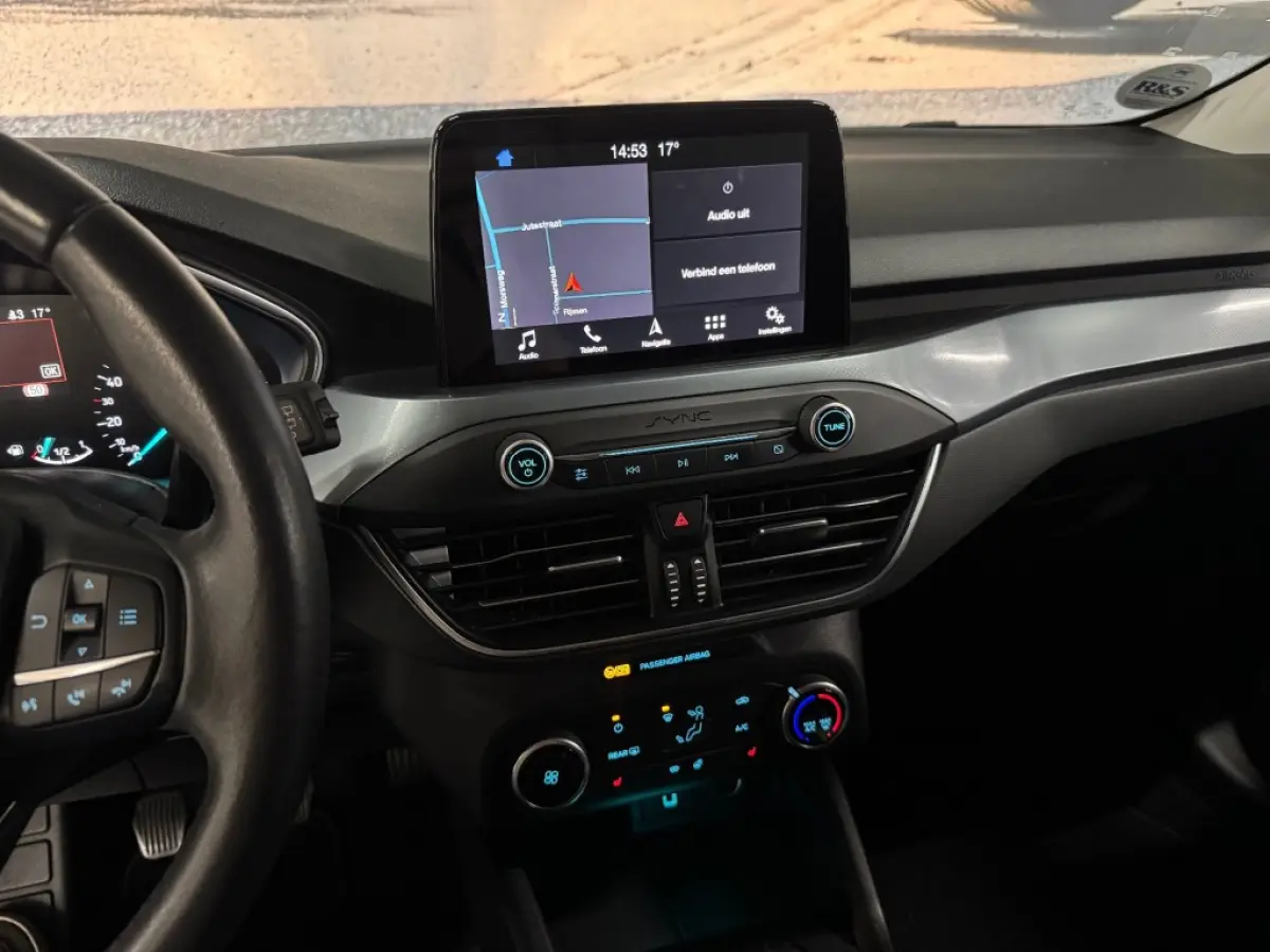 ACTIVE / AppleCarplay / Cruise / Stoelverwarming / Stuurverwarming / PDC / Boekjes en historie aanwezig.