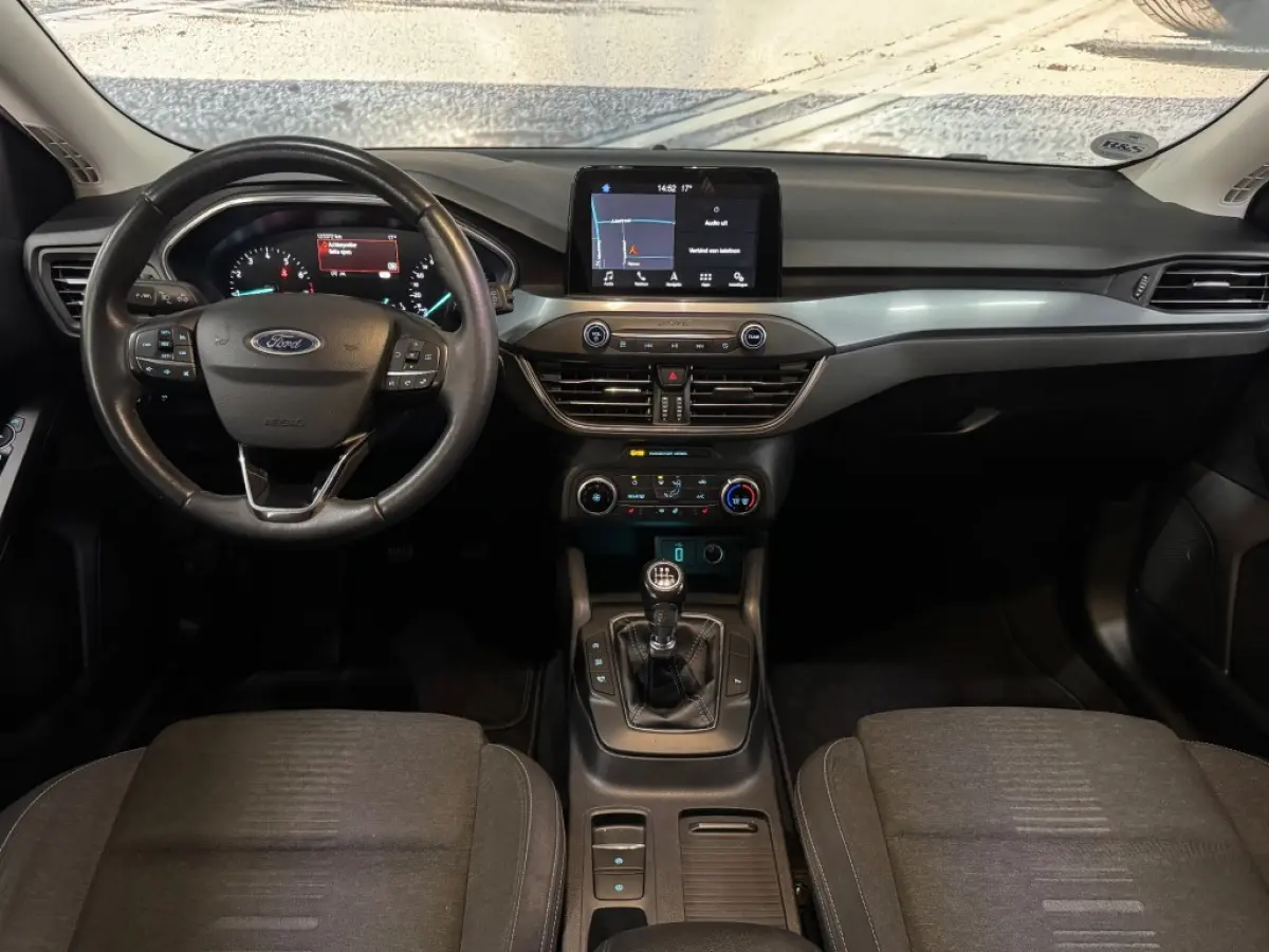 ACTIVE / AppleCarplay / Cruise / Stoelverwarming / Stuurverwarming / PDC / Boekjes en historie aanwezig.