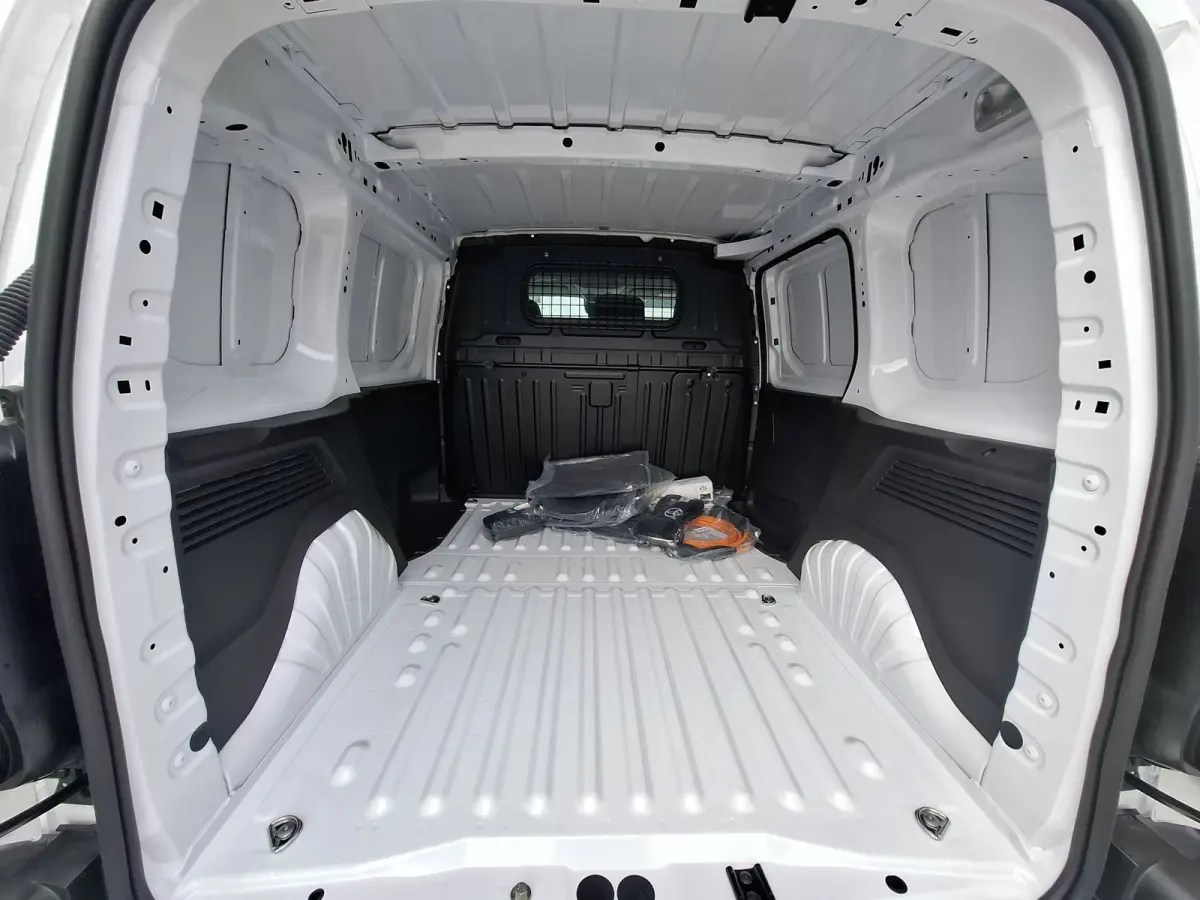 Comfort 50 kWh | Wordt verwacht | Apple Carplay/Android Auto | Bluetooth | Cruise Control | Achteruirijcamera | Parkeersensoren Achter | Airco | Zijschuifeur Rechts |
