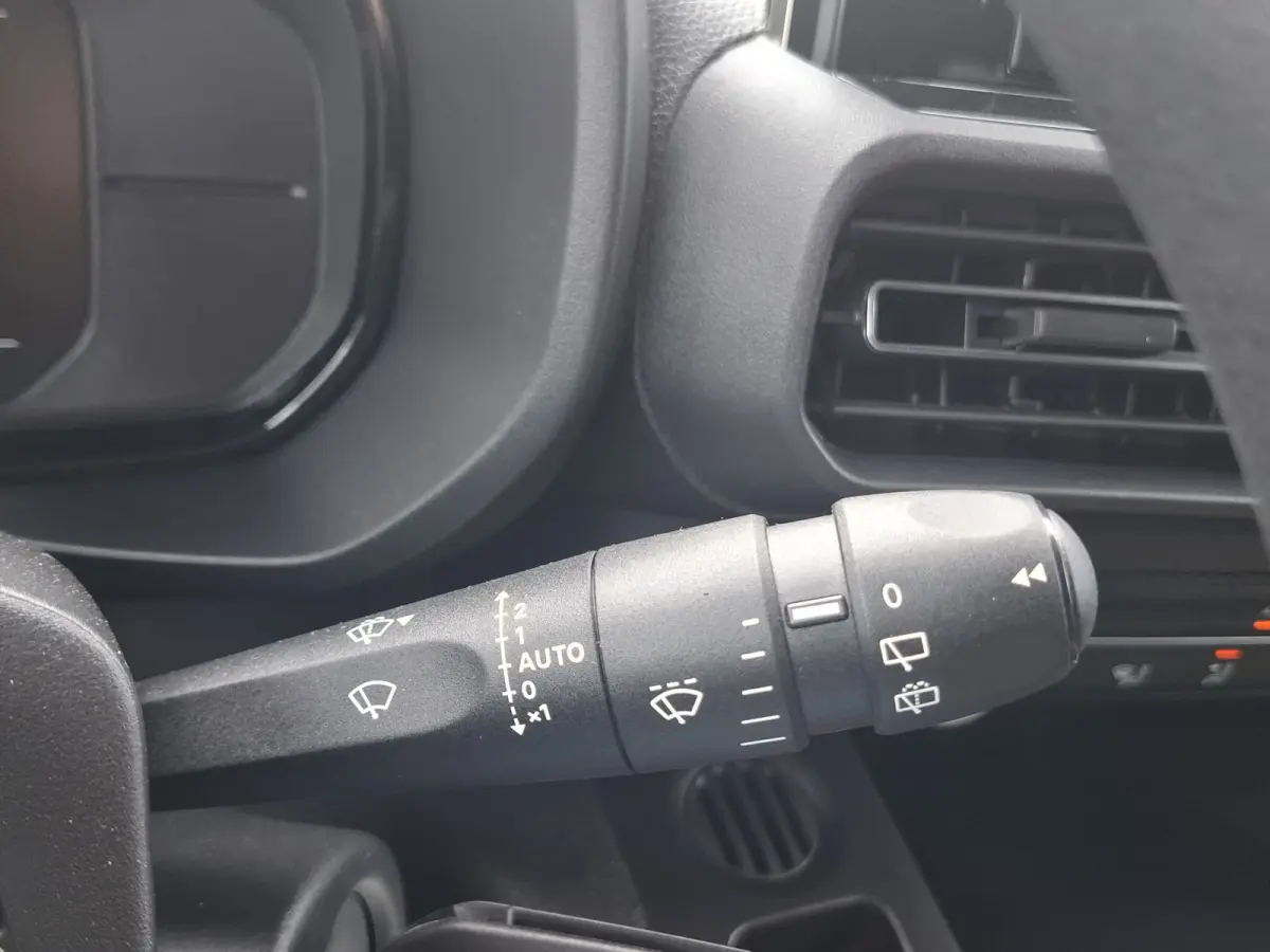 Comfort 50 kWh | Wordt verwacht | Apple Carplay/Android Auto | Bluetooth | Cruise Control | Achteruirijcamera | Parkeersensoren Achter | Airco | Zijschuifeur Rechts |