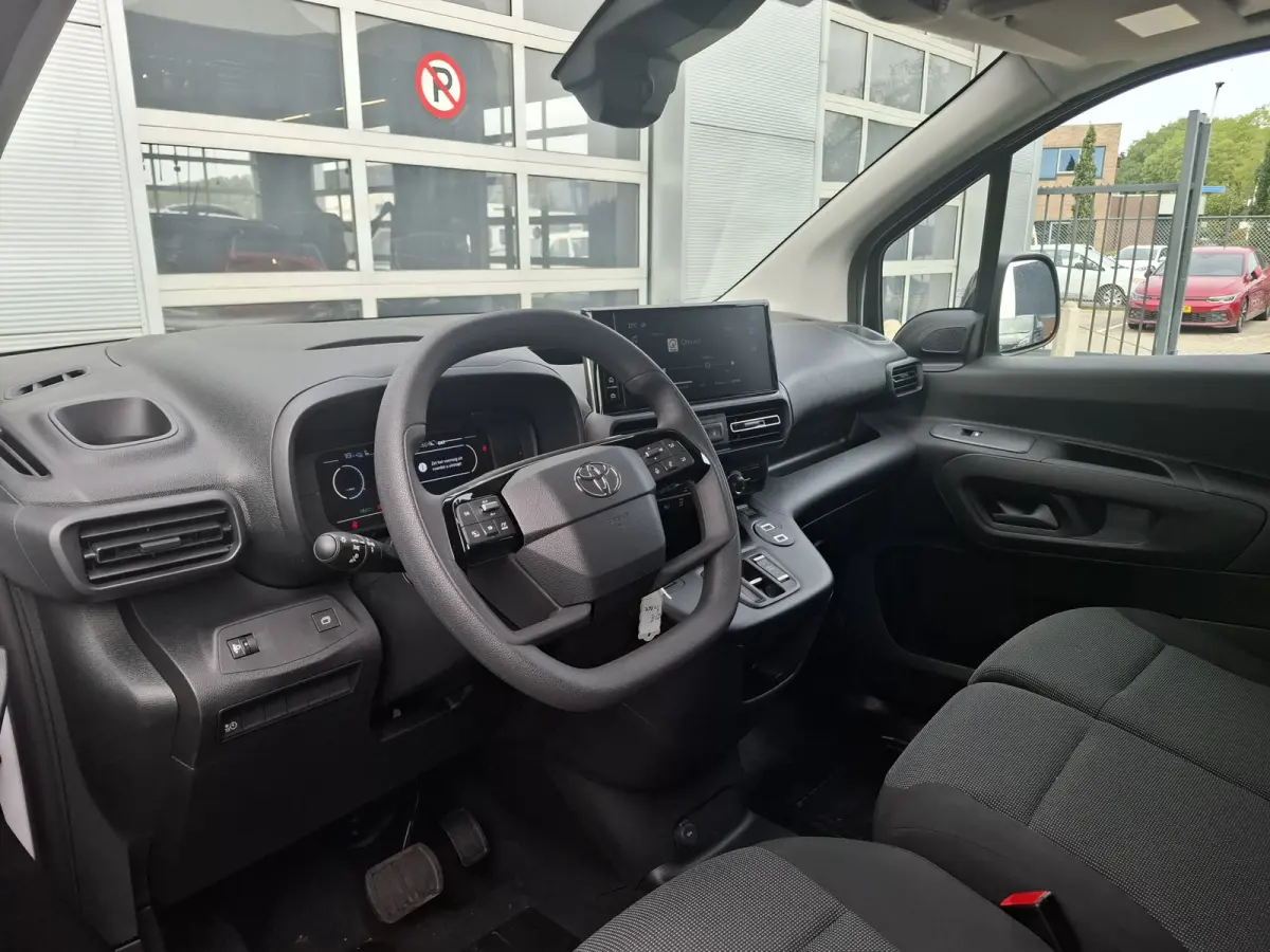 Comfort 50 kWh | Wordt verwacht | Apple Carplay/Android Auto | Bluetooth | Cruise Control | Achteruirijcamera | Parkeersensoren Achter | Airco | Zijschuifeur Rechts |