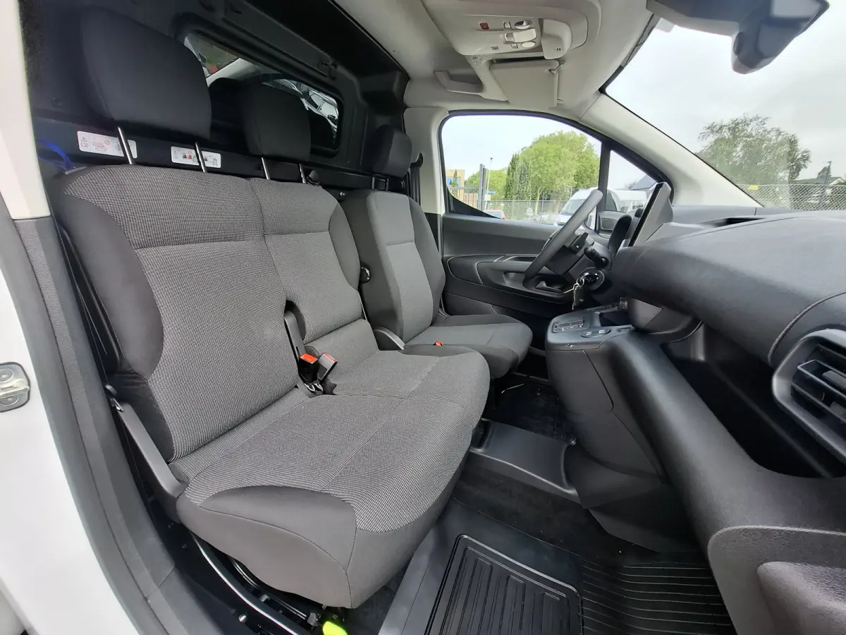 Comfort 50 kWh | Wordt verwacht | Apple Carplay/Android Auto | Bluetooth | Cruise Control | Achteruirijcamera | Parkeersensoren Achter | Airco | Zijschuifeur Rechts |