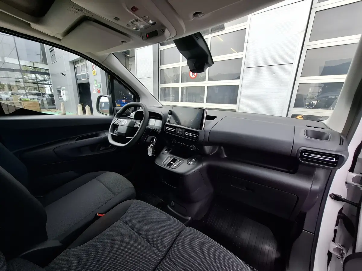 Comfort 50 kWh | Wordt verwacht | Apple Carplay/Android Auto | Bluetooth | Cruise Control | Achteruirijcamera | Parkeersensoren Achter | Airco | Zijschuifeur Rechts |