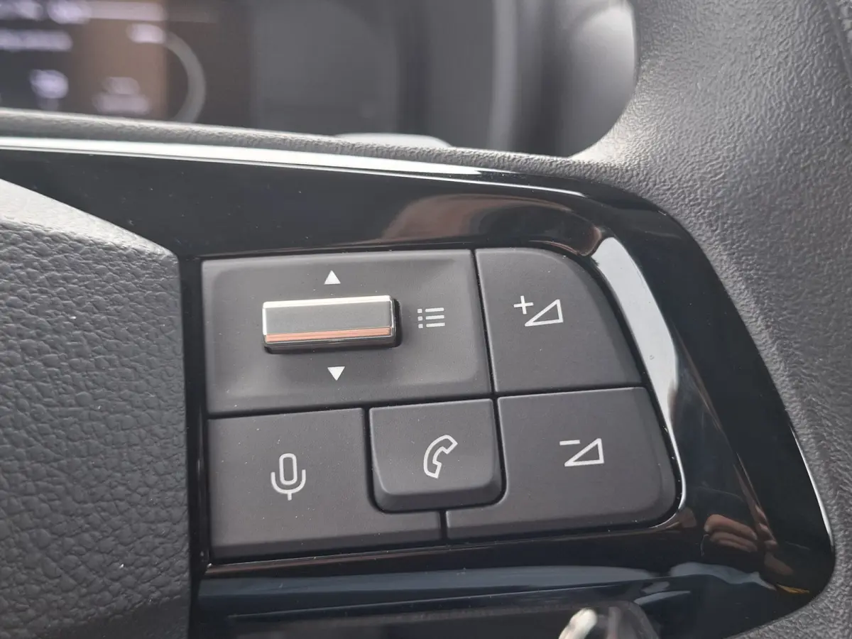 Comfort 50 kWh | Wordt verwacht | Apple Carplay/Android Auto | Bluetooth | Cruise Control | Achteruirijcamera | Parkeersensoren Achter | Airco | Zijschuifeur Rechts |