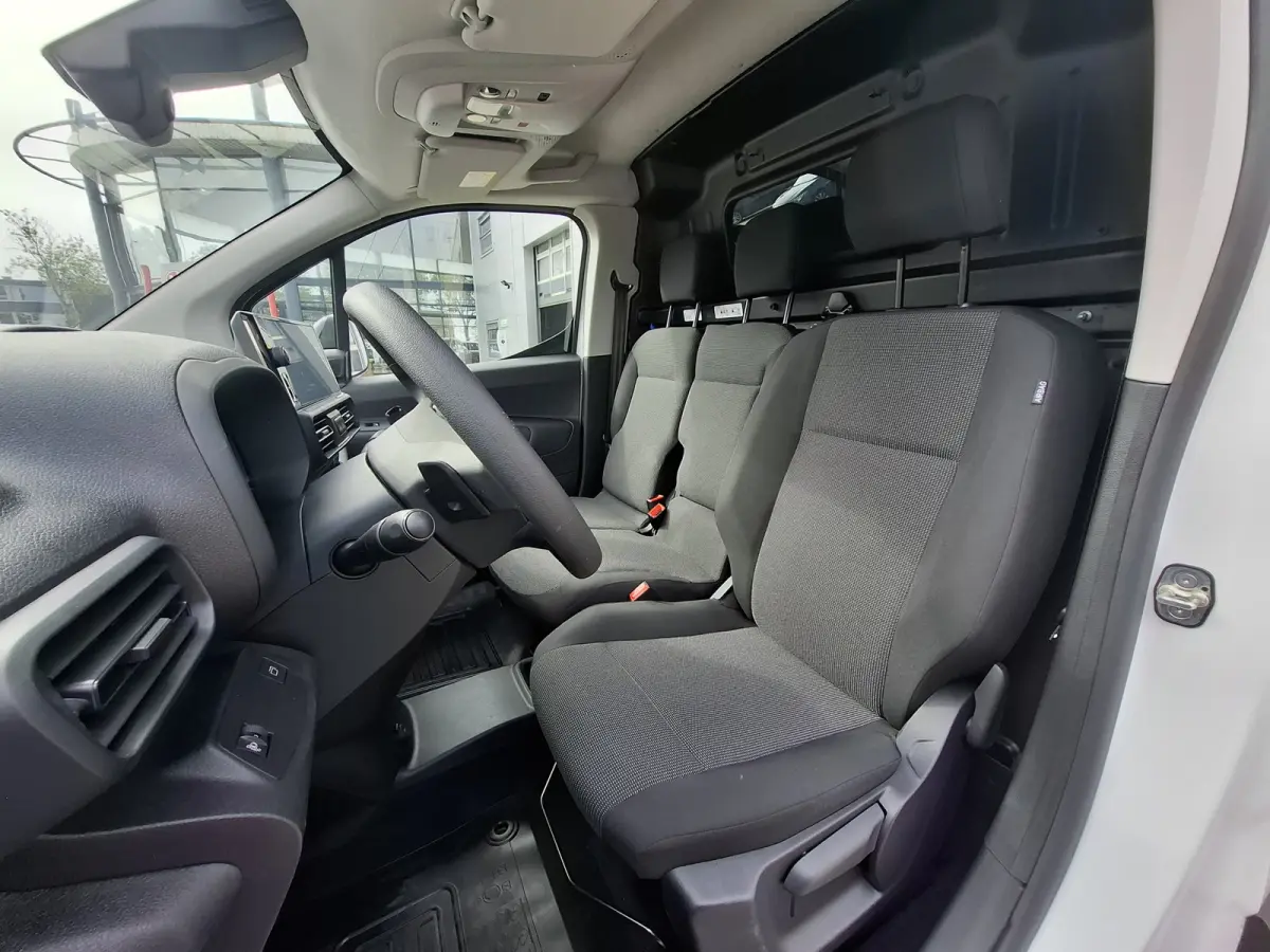 Comfort 50 kWh | Wordt verwacht | Apple Carplay/Android Auto | Bluetooth | Cruise Control | Achteruirijcamera | Parkeersensoren Achter | Airco | Zijschuifeur Rechts |
