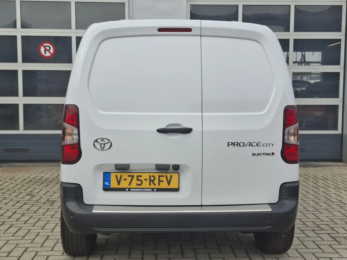 Comfort 50 kWh | Wordt verwacht | Apple Carplay/Android Auto | Bluetooth | Cruise Control | Achteruirijcamera | Parkeersensoren Achter | Airco | Zijschuifeur Rechts |