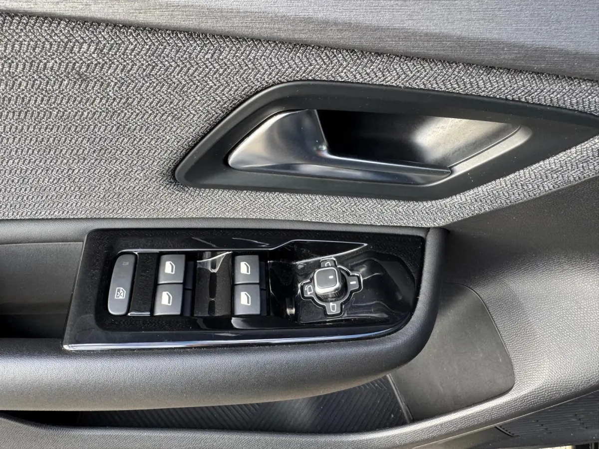 1.6 Plug-in Hybrid 225 PK DRAADLOOS CARPLAY | TREKHAAK AFN. | LED KOPLAMPEN