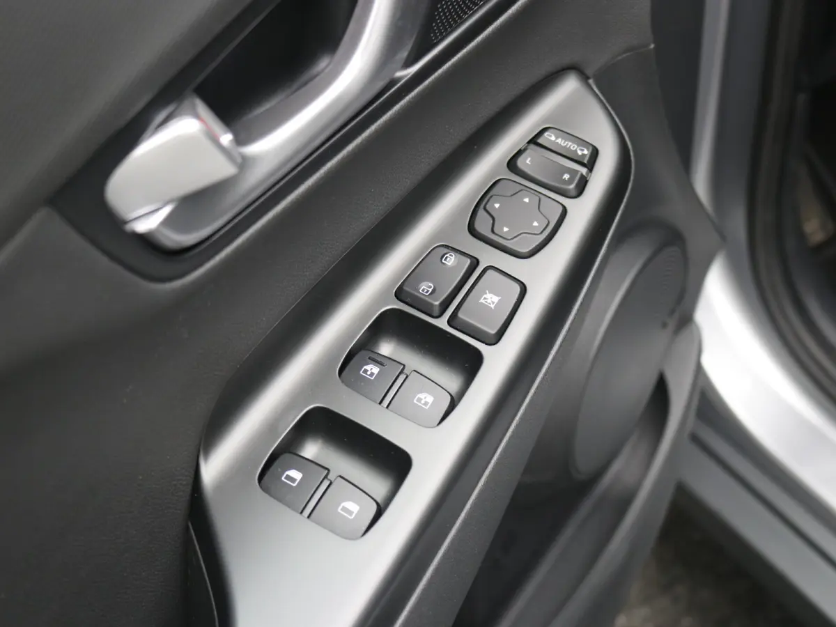 EV Premium 64 kWh SOH 100% / 1ste eigenaar | Achterbank verwarmd | Achteruitrijcamera | Apple Carplay/Android Auto|telefoonintegratie premium
