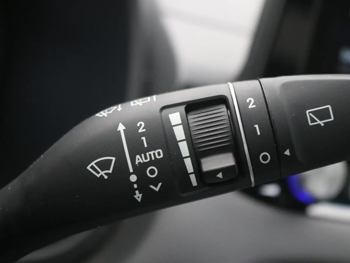 EV Premium 64 kWh SOH 100% / 1ste eigenaar | Achterbank verwarmd | Achteruitrijcamera | Apple Carplay/Android Auto|telefoonintegratie premium
