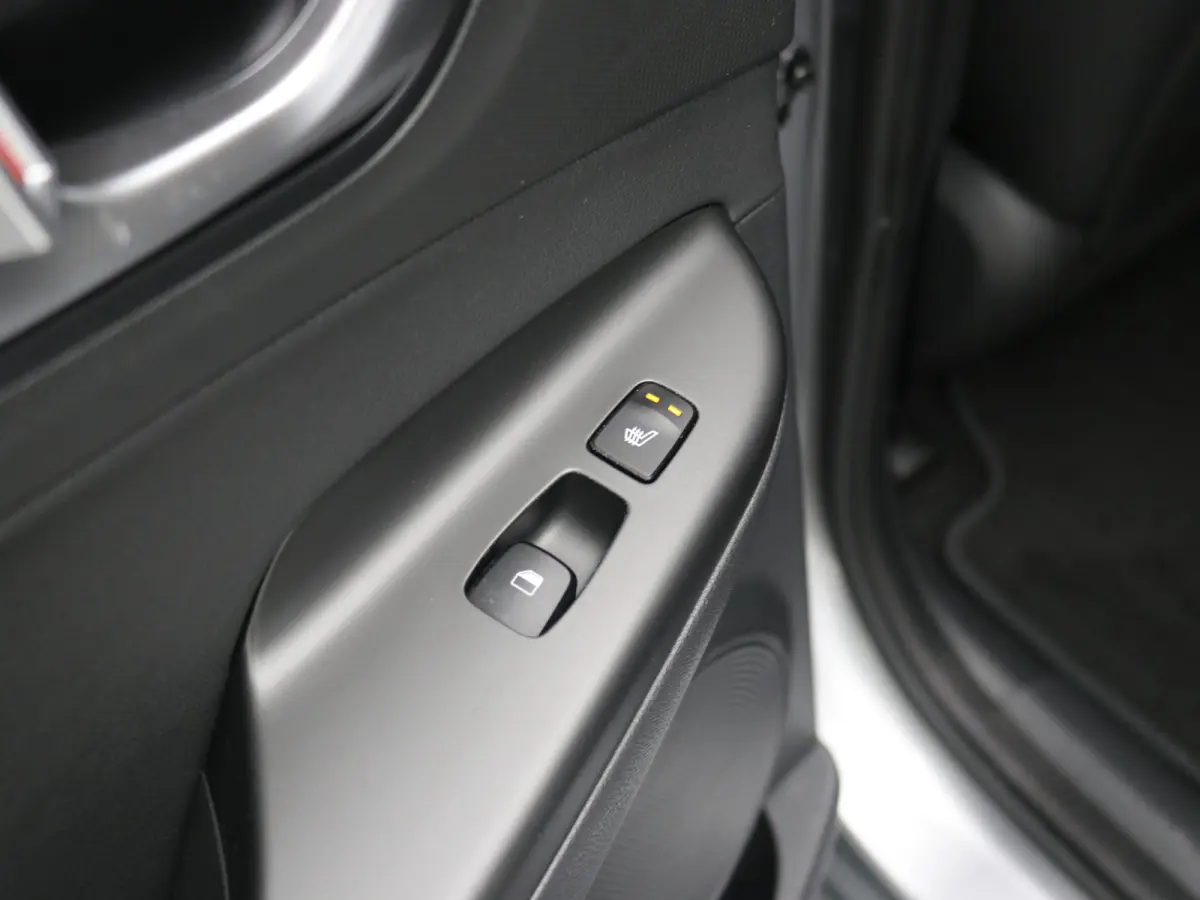 EV Premium 64 kWh SOH 100% / 1ste eigenaar | Achterbank verwarmd | Achteruitrijcamera | Apple Carplay/Android Auto|telefoonintegratie premium
