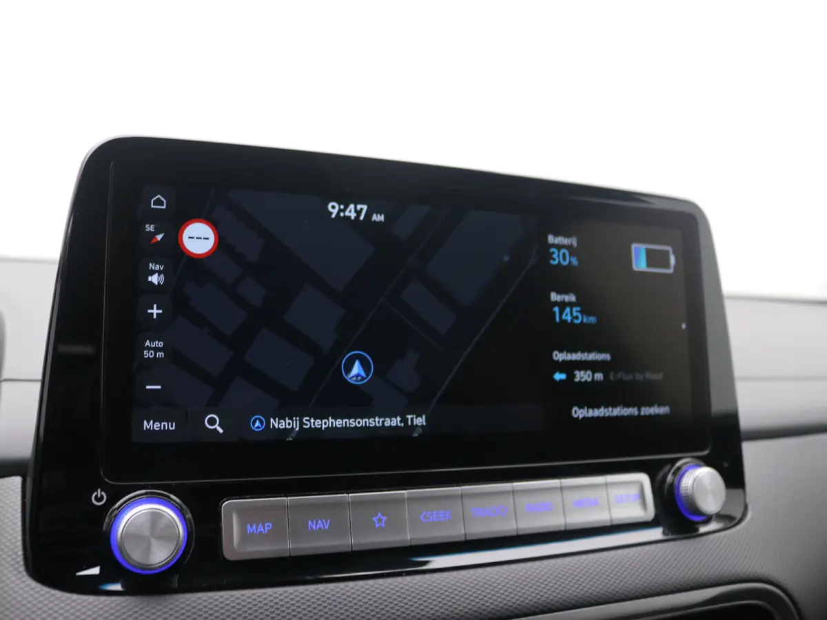 EV Premium 64 kWh SOH 100% / 1ste eigenaar | Achterbank verwarmd | Achteruitrijcamera | Apple Carplay/Android Auto|telefoonintegratie premium