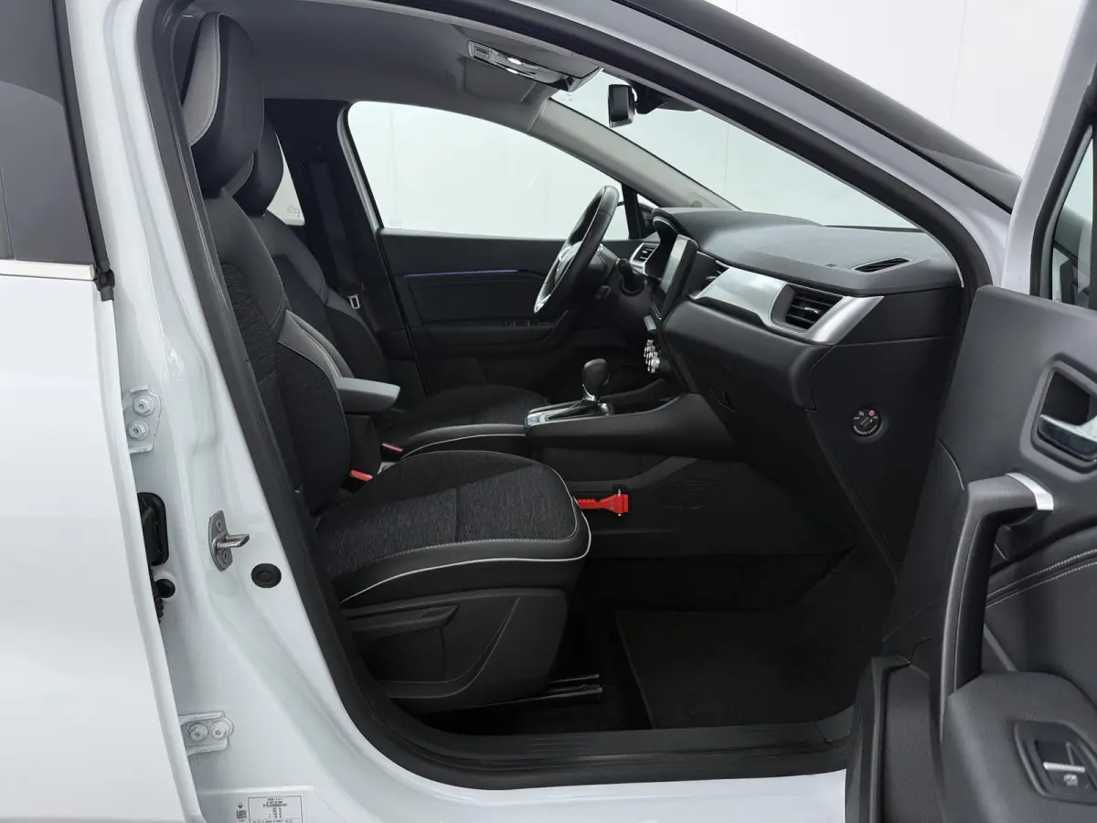techno E-Tech plug-in hybrid 160 | trekhaak | Navigatie | achteruitrijcamera |