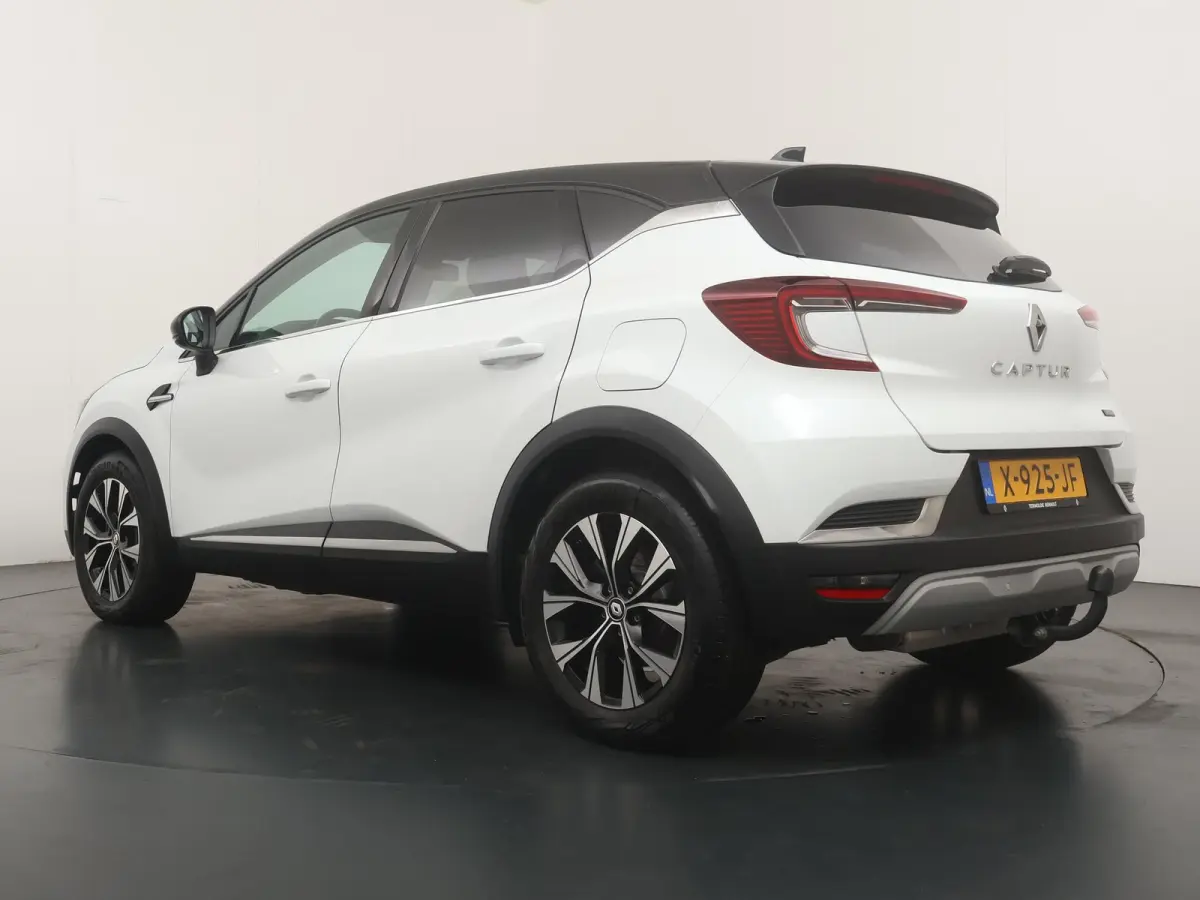 techno E-Tech plug-in hybrid 160 | trekhaak | Navigatie | achteruitrijcamera |