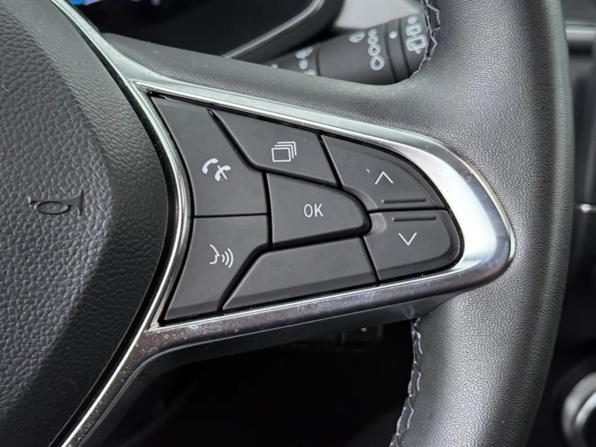 techno E-Tech plug-in hybrid 160 | trekhaak | Navigatie | achteruitrijcamera |