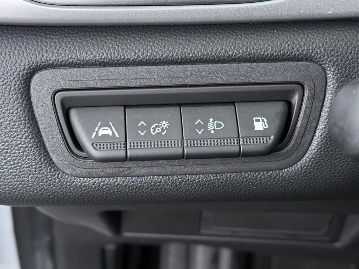 techno E-Tech plug-in hybrid 160 | trekhaak | Navigatie | achteruitrijcamera |