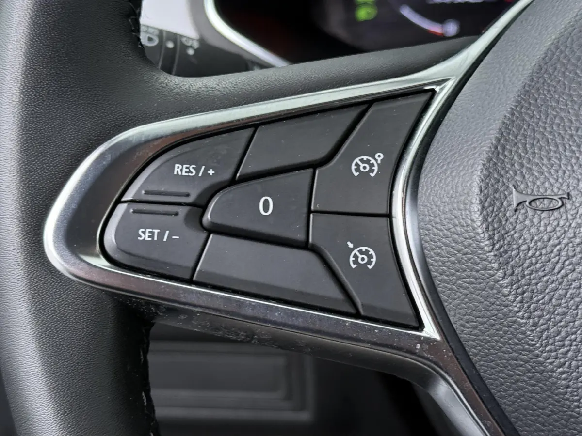 techno E-Tech plug-in hybrid 160 | trekhaak | Navigatie | achteruitrijcamera |