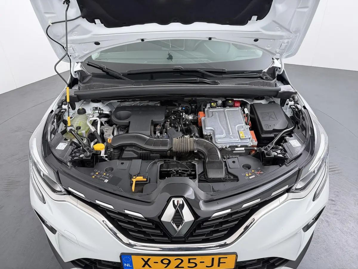 techno E-Tech plug-in hybrid 160 | trekhaak | Navigatie | achteruitrijcamera |