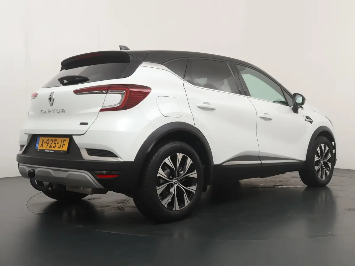 techno E-Tech plug-in hybrid 160 | trekhaak | Navigatie | achteruitrijcamera |