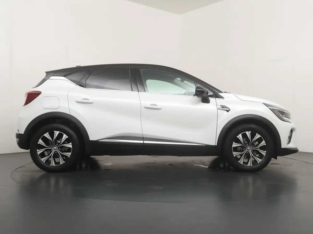techno E-Tech plug-in hybrid 160 | trekhaak | Navigatie | achteruitrijcamera |