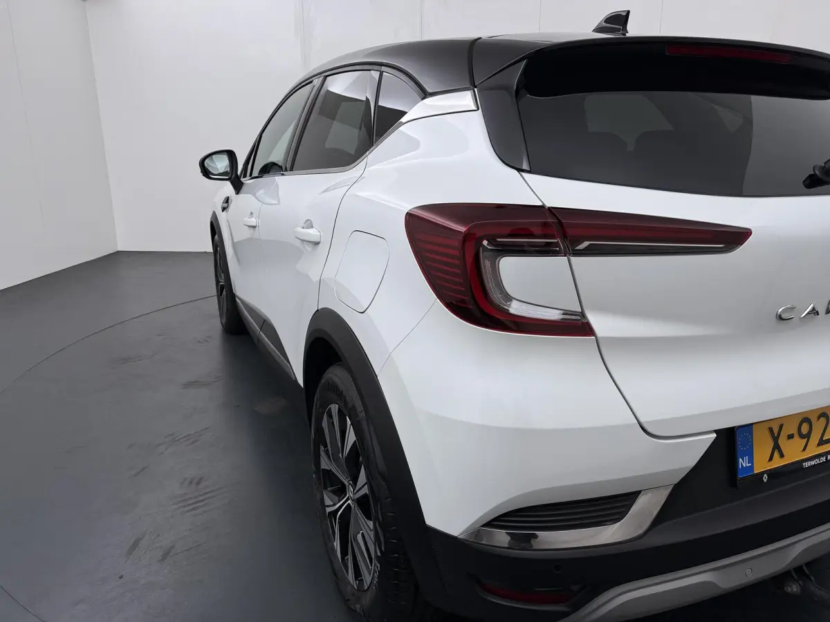 techno E-Tech plug-in hybrid 160 | trekhaak | Navigatie | achteruitrijcamera |
