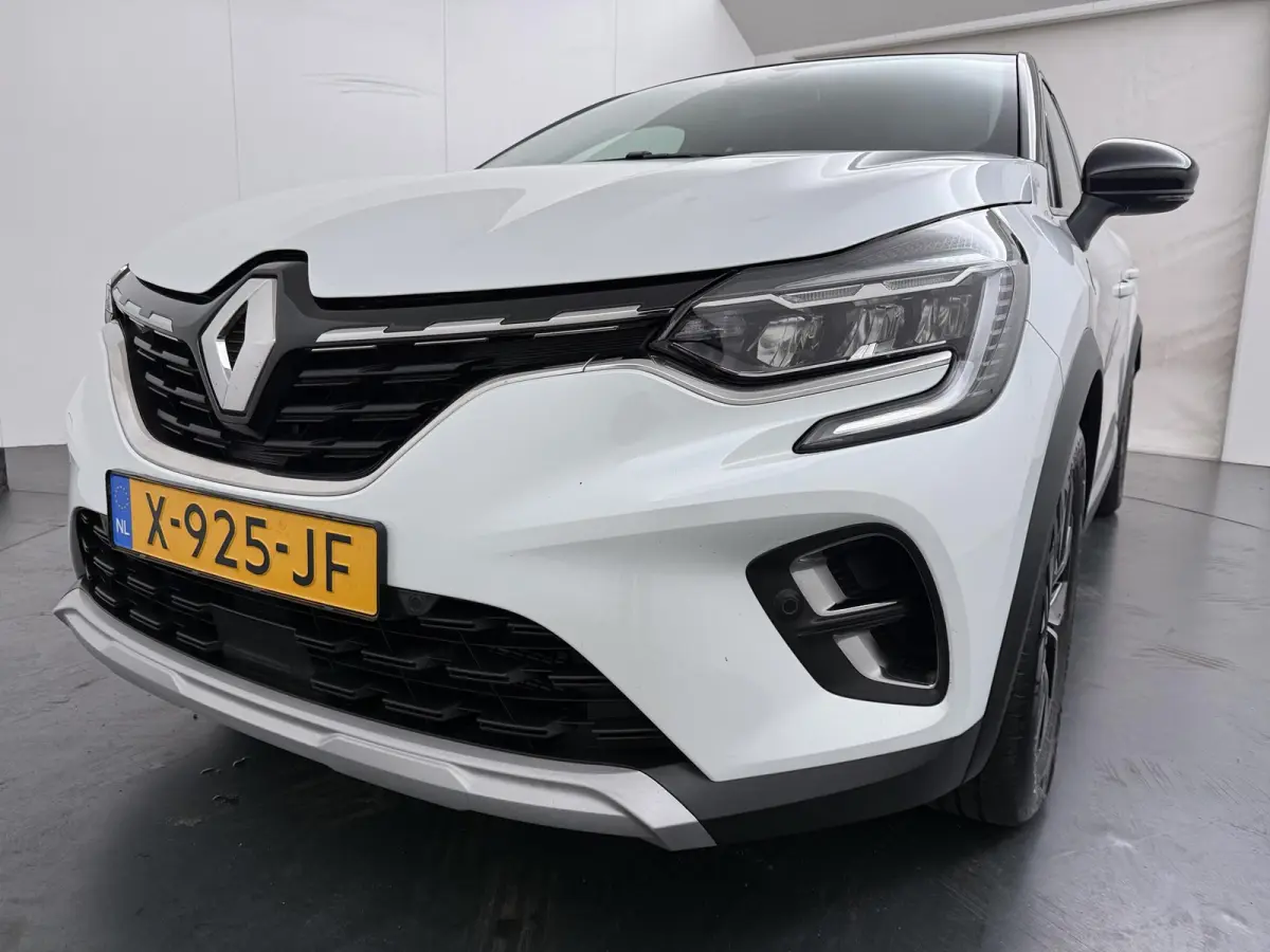 techno E-Tech plug-in hybrid 160 | trekhaak | Navigatie | achteruitrijcamera |