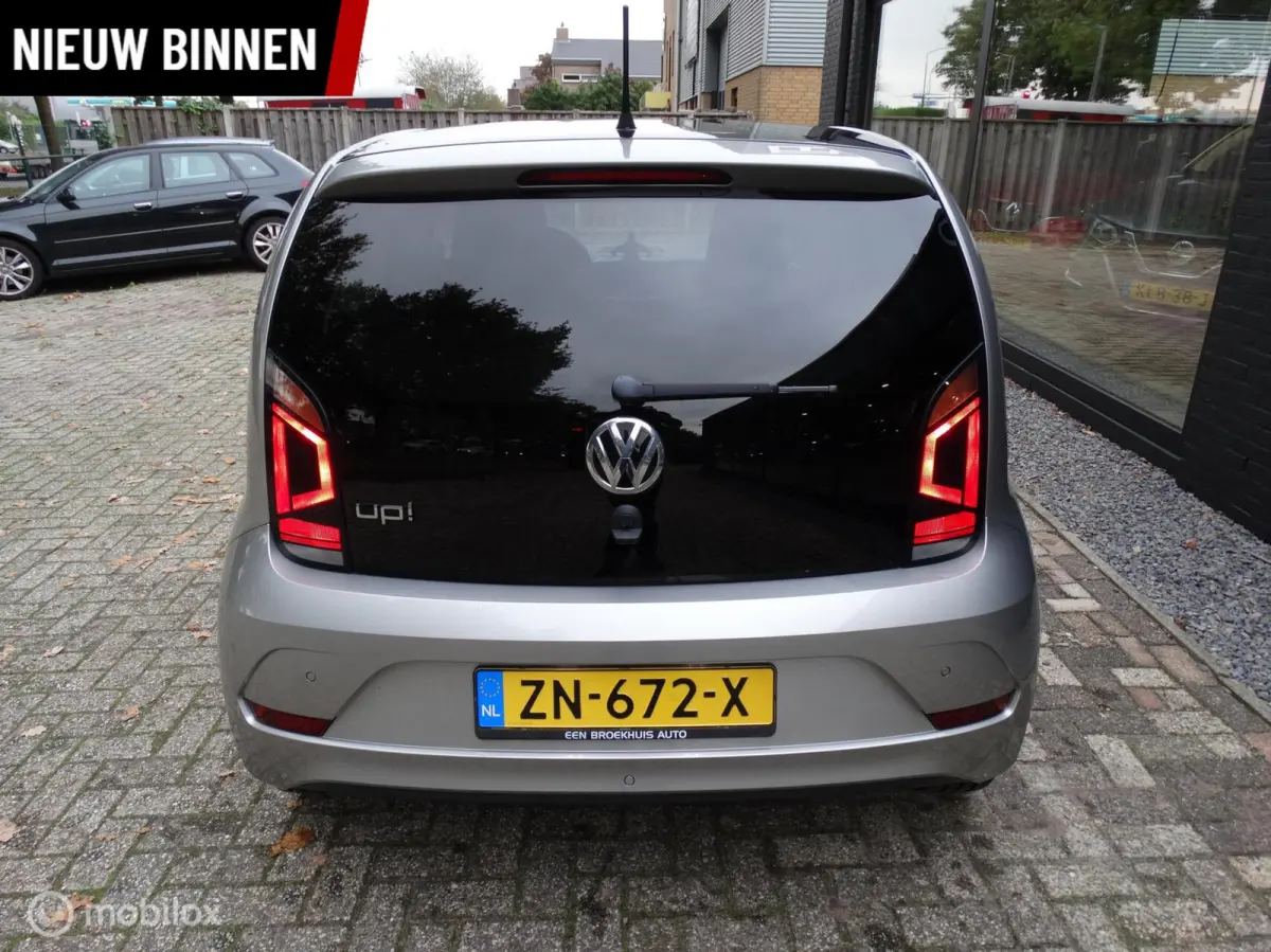 Up! 1.0 BMT high up! | Zeer lage KM-stand