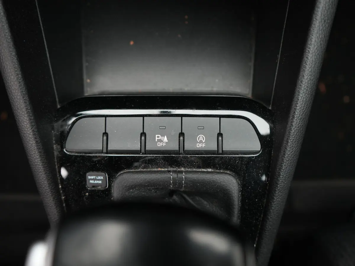 1.0 T-GDi DynamicLine VERWACHT ! | AUTOMAAT | NAVIGATIE | DAB | AIRCO | LMV | CRUISE | BLUETOOTH | PDC | 12 MAANDEN BOVAG GARANTIE |
