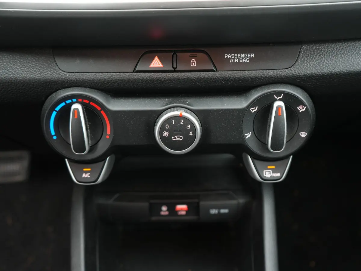 1.0 T-GDi DynamicLine VERWACHT ! | AUTOMAAT | NAVIGATIE | DAB | AIRCO | LMV | CRUISE | BLUETOOTH | PDC | 12 MAANDEN BOVAG GARANTIE |