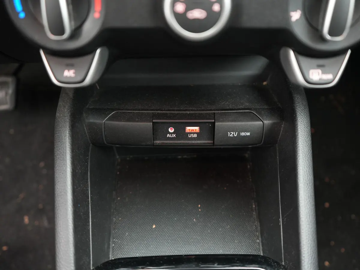 1.0 T-GDi DynamicLine VERWACHT ! | AUTOMAAT | NAVIGATIE | DAB | AIRCO | LMV | CRUISE | BLUETOOTH | PDC | 12 MAANDEN BOVAG GARANTIE |