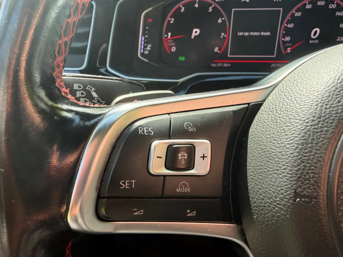 2.0 TSI GTI | Pano + DSG + ACC + DRIVE MODE |