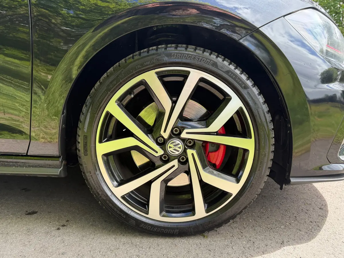 2.0 TSI GTI | Pano + DSG + ACC + DRIVE MODE |
