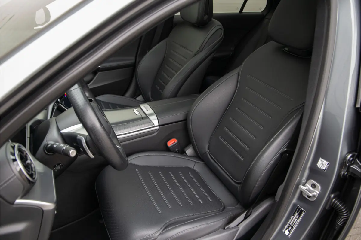 300 e AMG Premium, Pano, Distronic, Trekhaak, Leder, Nightpakket 2023