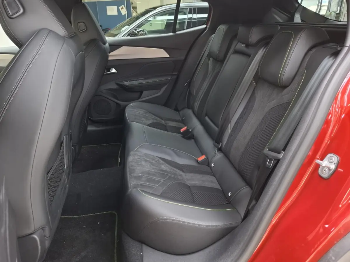 GT Avantage 58 kWh Tot 8 Jaar Garantie! | Adaptive Cruise | Elektr. Stoelen | Warmtepomp | Stuur/Stoelverwarming | Elektr. Achterklep |