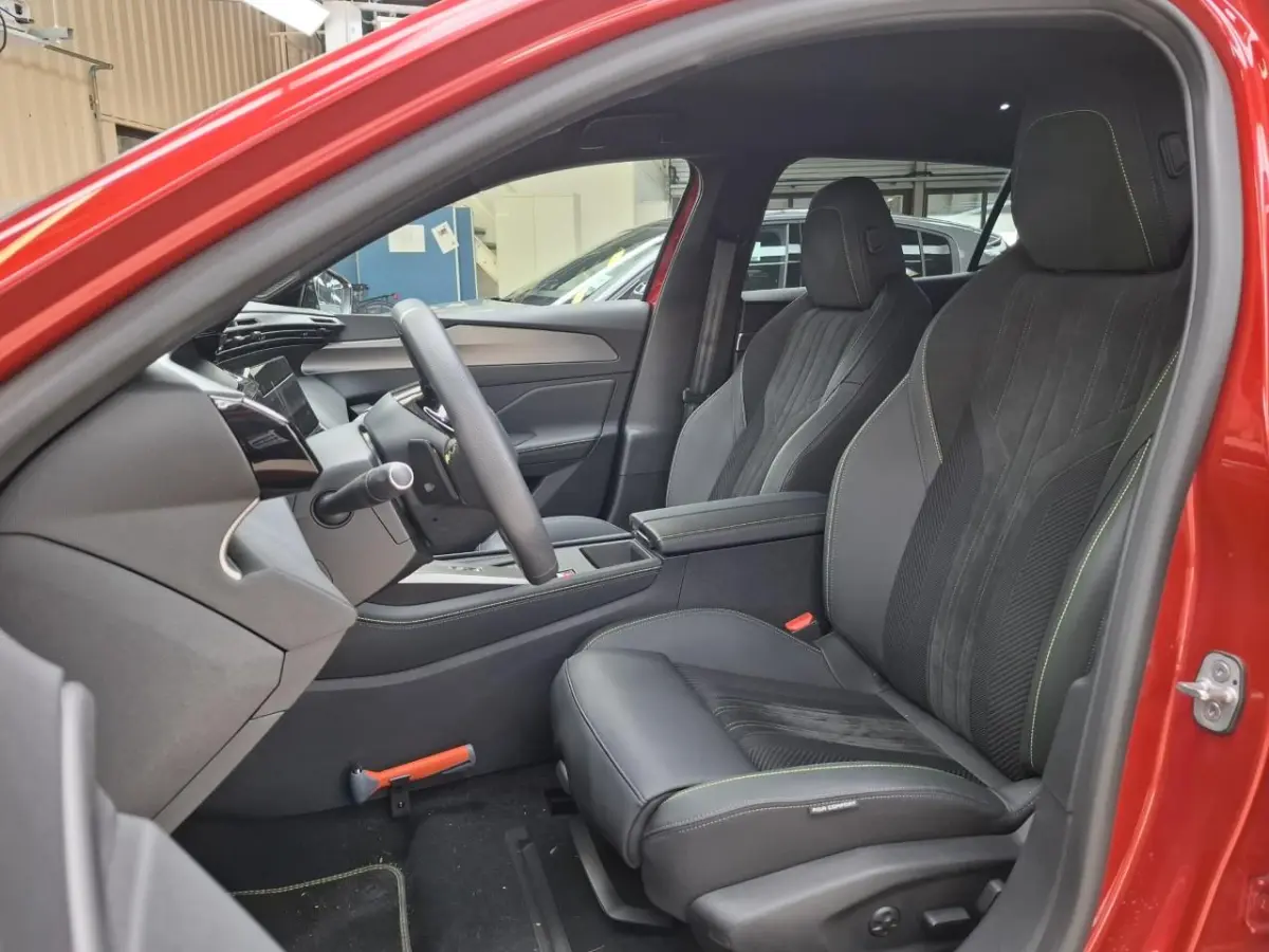 GT Avantage 58 kWh Tot 8 Jaar Garantie! | Adaptive Cruise | Elektr. Stoelen | Warmtepomp | Stuur/Stoelverwarming | Elektr. Achterklep |