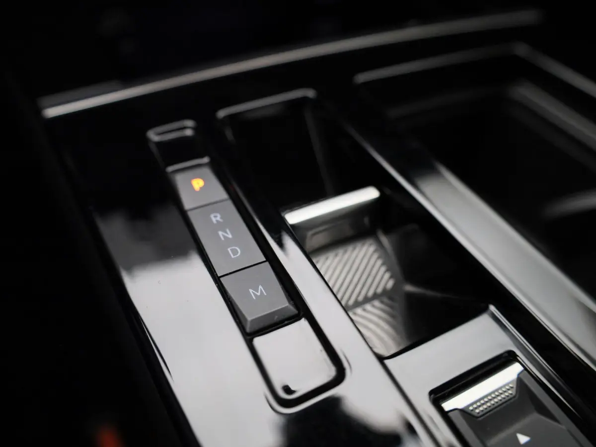 1.2 Business Edition AUTOMAAT | LED | LMV | PDC | NAVIGATIE | ADAPTIEVE CRUISE | STOEL & STUURVERWARMING | CLIMA | CAMERA | VIRTUEEL | 12 MAANDEN BOVAG GARANTIE |
