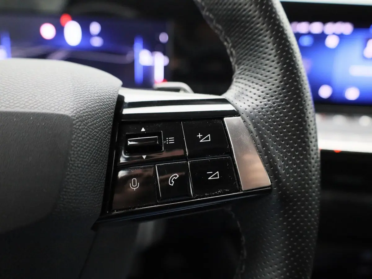 1.2 Business Edition AUTOMAAT | LED | LMV | PDC | NAVIGATIE | ADAPTIEVE CRUISE | STOEL & STUURVERWARMING | CLIMA | CAMERA | VIRTUEEL | 12 MAANDEN BOVAG GARANTIE |