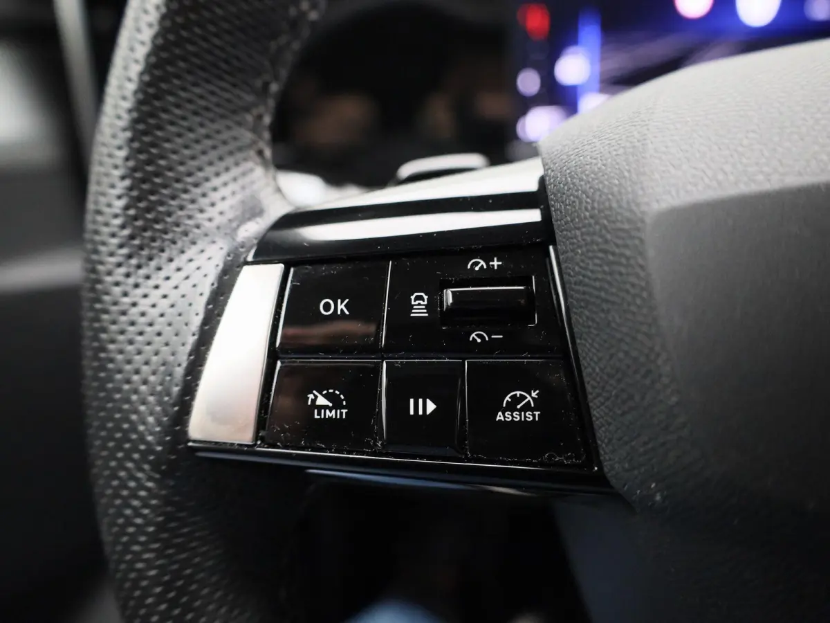 1.2 Business Edition AUTOMAAT | LED | LMV | PDC | NAVIGATIE | ADAPTIEVE CRUISE | STOEL & STUURVERWARMING | CLIMA | CAMERA | VIRTUEEL | 12 MAANDEN BOVAG GARANTIE |