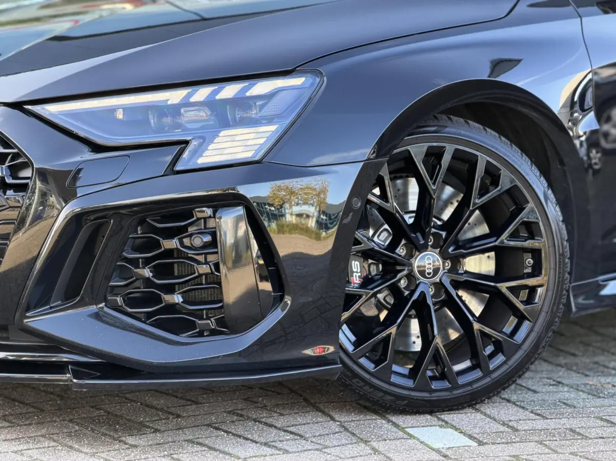 RS 3 2.5 TFSI RS 3 quattro Pano Head-up Matrix RS seats