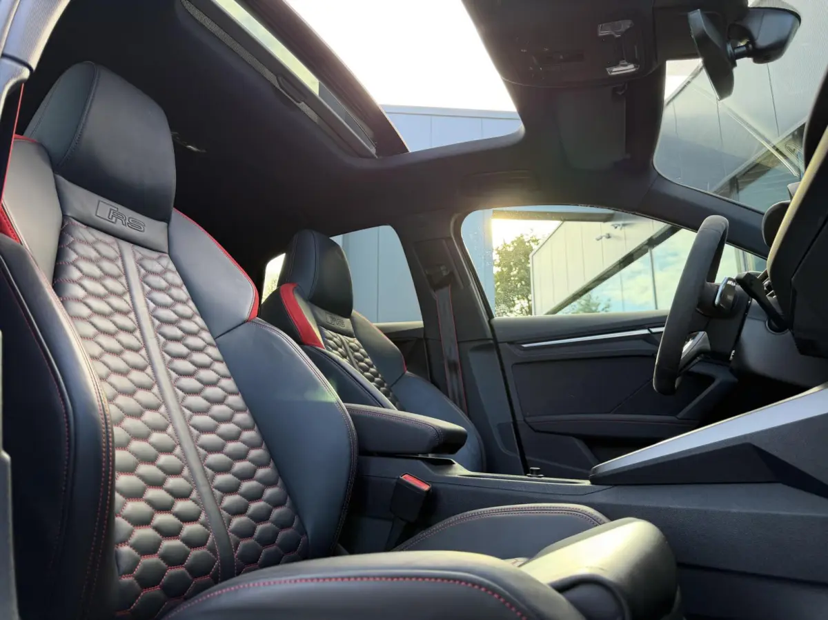 RS 3 2.5 TFSI RS 3 quattro Pano Head-up Matrix RS seats