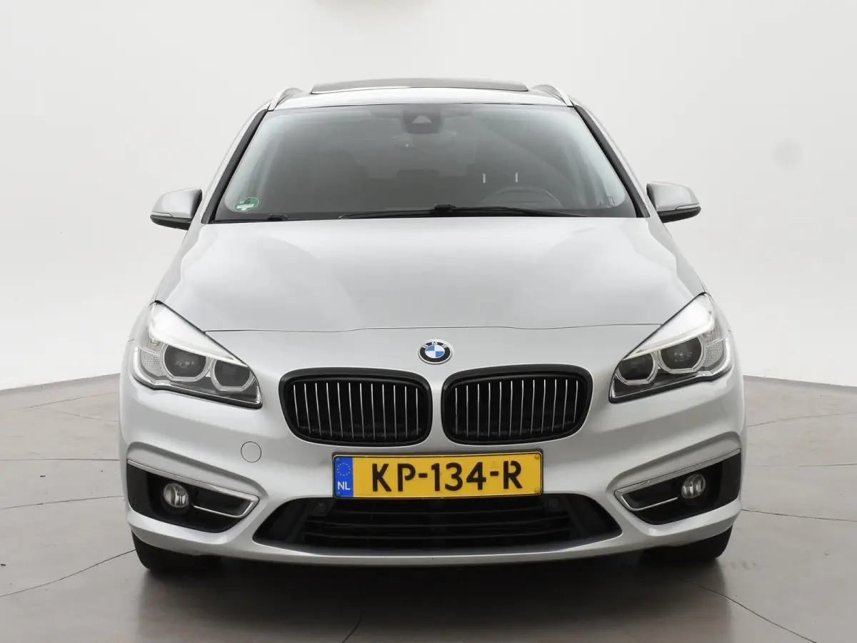 225xe iPerformance 224 PK + PANORAMA | LEDER | HEAD-UP | STOELVERW. | 18 INCH