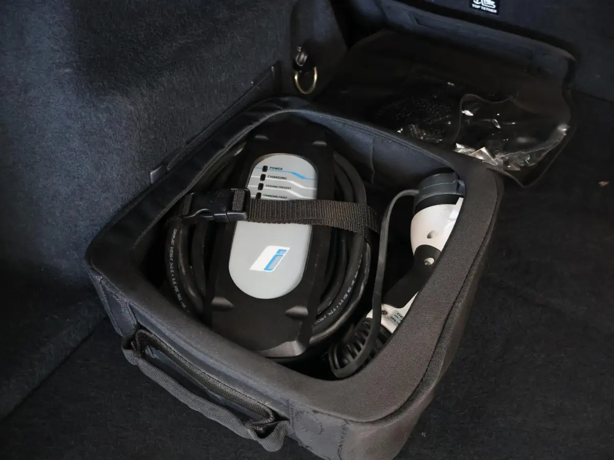 225xe iPerformance 224 PK + PANORAMA | LEDER | HEAD-UP | STOELVERW. | 18 INCH