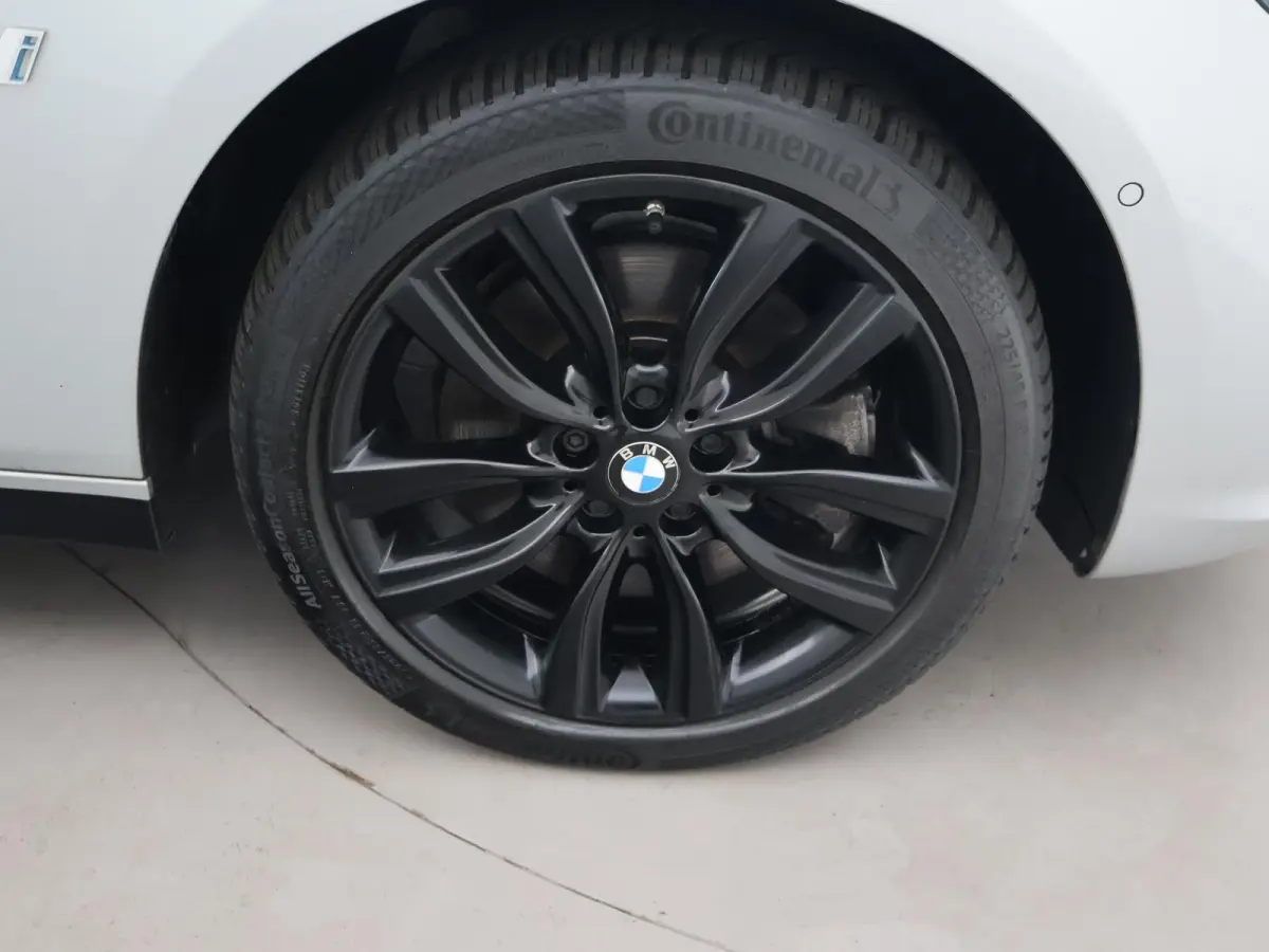 225xe iPerformance 224 PK + PANORAMA | LEDER | HEAD-UP | STOELVERW. | 18 INCH